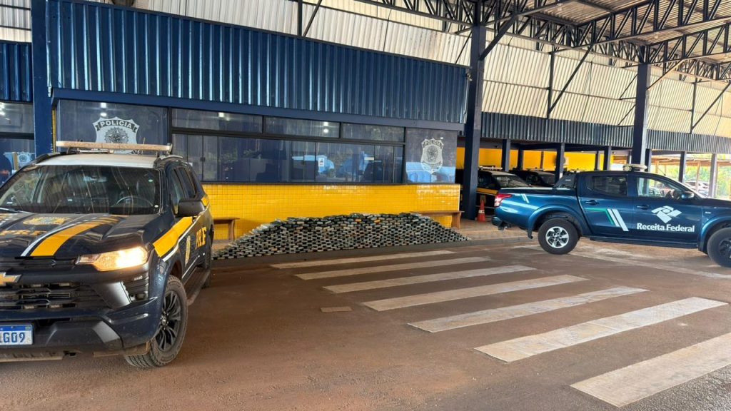 PRF e Receita Federal apreendem mais de 460 kg de drogas na BR-364, em Vilhena